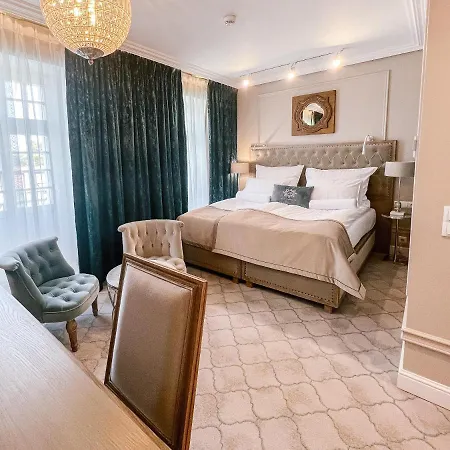 Palac Na Opieszynie 4* Września