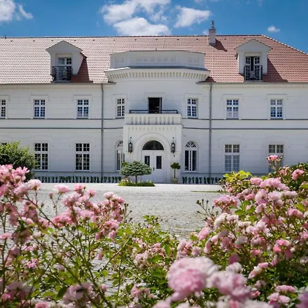 Palac Na Opieszynie Hotel Wrzesnia (Wrzesnia)