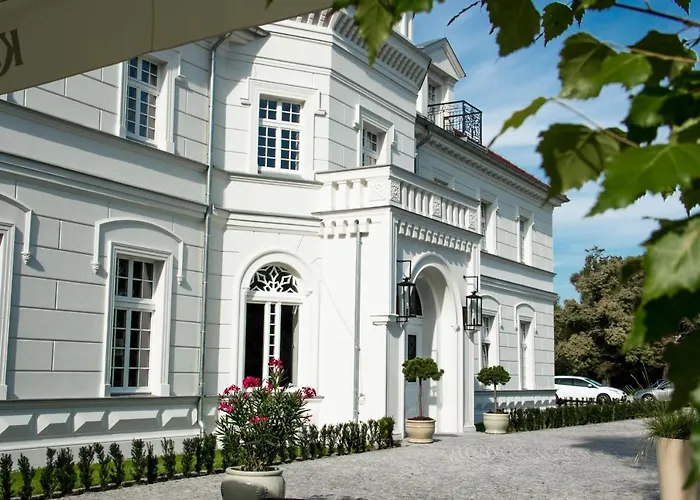 Palac Na Opieszynie Hotel Wrzesnia (Wrzesnia)