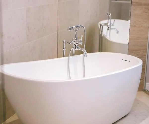 Palac Na Opieszynie 4* Września