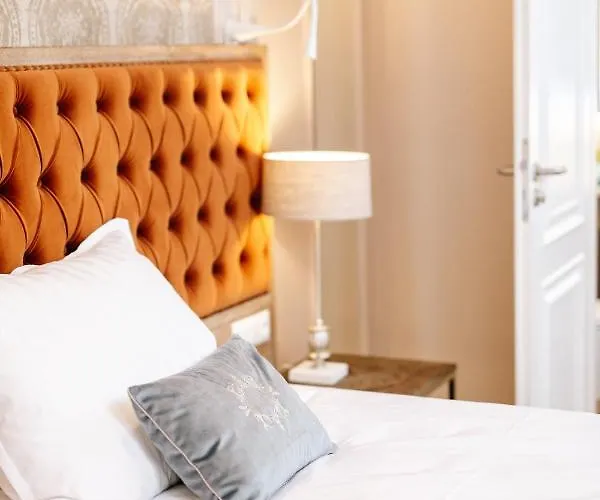 Palac Na Opieszynie Hotel Wrzesnia (Wrzesnia)