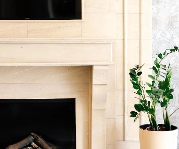 Palac Na Opieszynie 酒店 Września