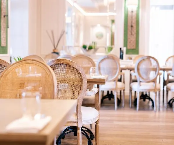 Palac Na Opieszynie 4* Września