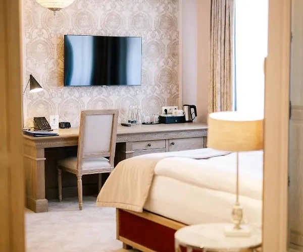 酒店 Palac Na Opieszynie Września