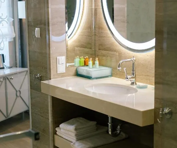 Palac Na Opieszynie Hotel Wrzesnia (Wrzesnia)