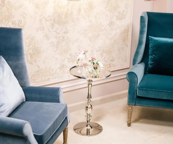 Palac Na Opieszynie Hotel Wrzesnia (Wrzesnia)