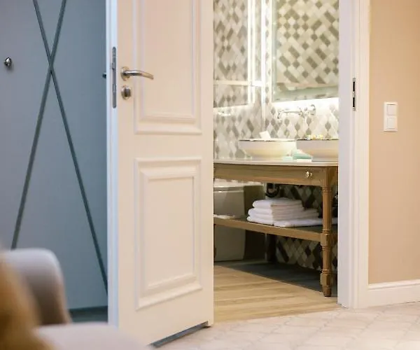 Hotel Palac Na Opieszynie Wrzesnia (Wrzesnia)