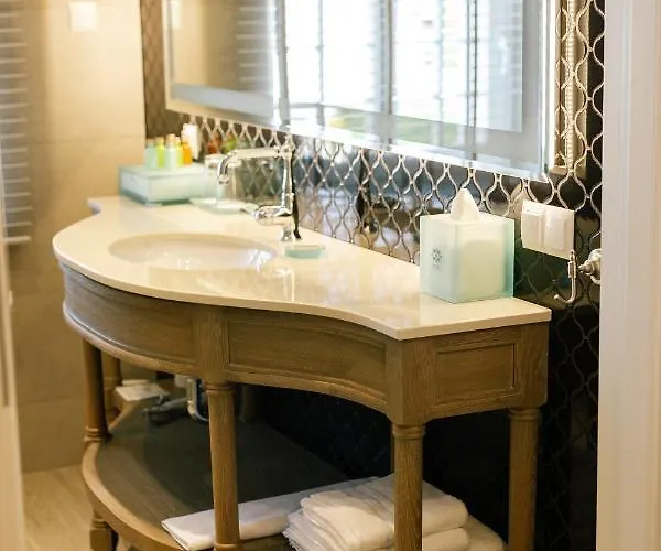 Palac Na Opieszynie 4*